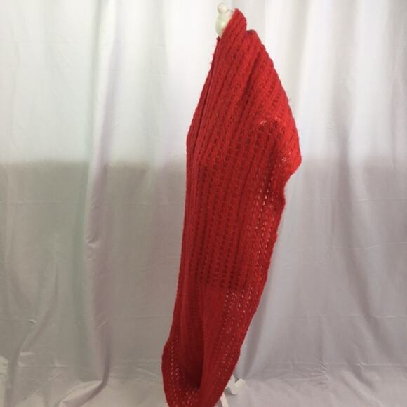 Infinity Scarf Red - Picture 7 of 12